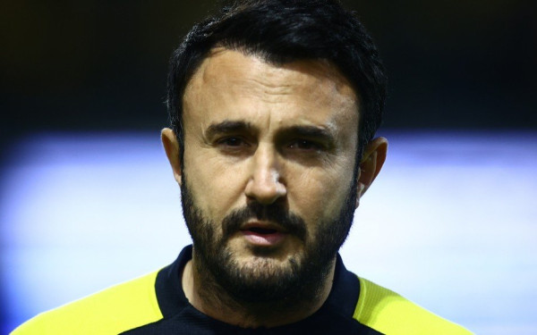 Άρης: Αποθέωσαν τον Καρυπίδη οι παίκτες για το πριμ (βίντεο)