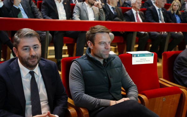 Φουντώνει η κόντρα μεταξύ ΣΥΡΙΖΑ και ΠΑΣΟΚ (βίντεο)