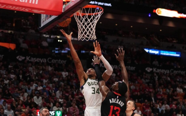 ΝΒΑ: Φουλ για... κύπελλο οι Μιλγουόκι Μπακς του ασταμάτητου Αντετοκούνμπο (βίντεο)