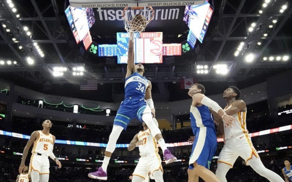 Το βίντεο από το πρώτο φετινό triple-double του Γιάννη Αντετοκούνμπο