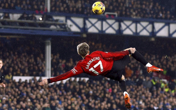 Απολαυστικό βίντεο: Το αδιανόητο γκολ του Γκαρνάτσο από όλες τις γωνίες