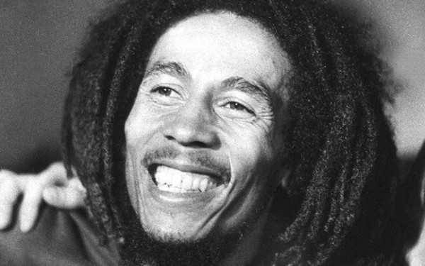 Κέιτ Σάιμον: Η φωτογράφος αποκαλύπτει ιστορίες πίσω από εμβληματικές φωτογραφίες του Μπομπ Μάρλεϊ