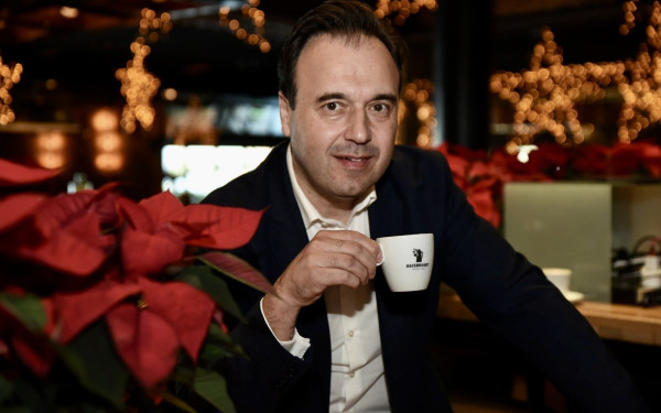 Πρωινός καφές με τον υπουργό ψηφιακής διακυβέρνησης Δημήτρη Παπαστεργίου (βίντεο)