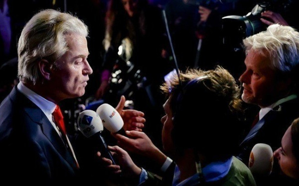 Ολλανδία: Σε αναζήτηση εταίρων ο Βίλντερς 