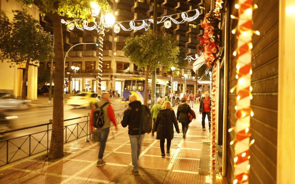 Το λιανεμπόριο ελπίζει να ξεπεράσει τα 4,5 δισ. ευρώ σε τζίρο την περίοδο των Χριστουγέννων