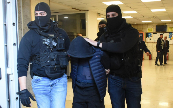 Επεισόδια στον Ρέντη: Ταυτοποιήθηκε το DNA και του ανήλικου αδερφού του 18χρονου