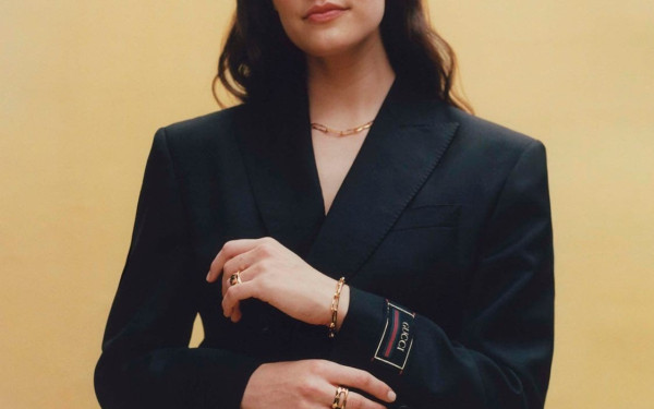 The Crown: Πώς μια 20χρονη που δούλευε ως μασκότ πήρε τον ρόλο της Κέιτ Μίντλετον