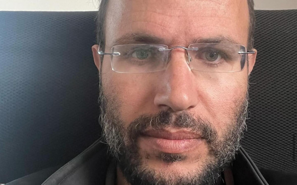 «Αν πρέπει να πεθάνω...»: Το τελευταίο ποίημα του Ρεφαάτ Αλαρίρ που σκοτώθηκε στη Γάζα