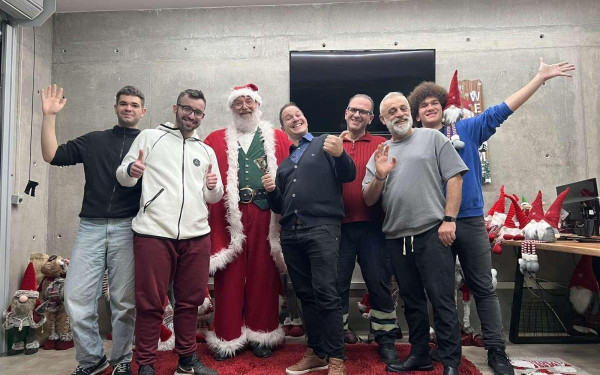 Θέλετε να γίνετε Άι Βασίλης; Εταιρεία από τη Θεσσαλονίκη παραδίδει μαθήματα (φωτ.)