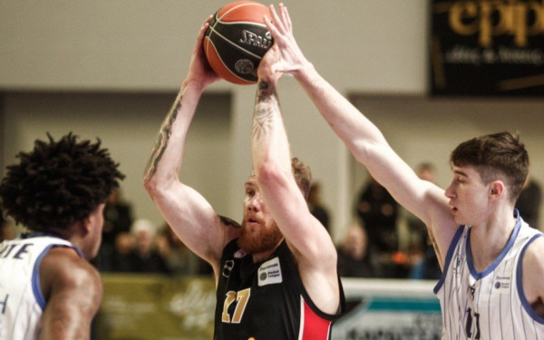 Μπάσκετ: Εύκολα ο Ολυμπιακός στην Καρδίτσα (βίντεο)