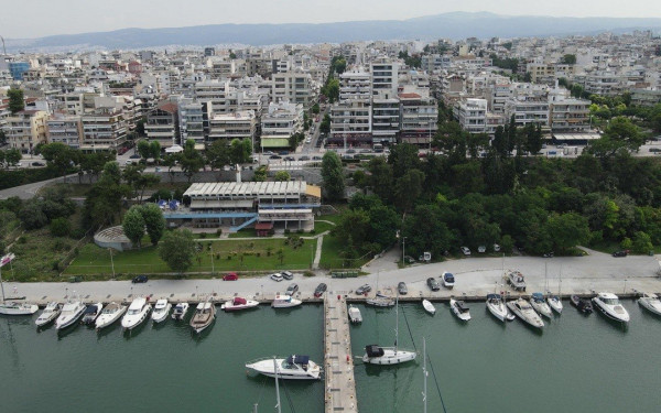 Ανοίγει ο δρόμος για την παραχώρηση της μαρίνας Αρετσούς σε ιδιώτη
