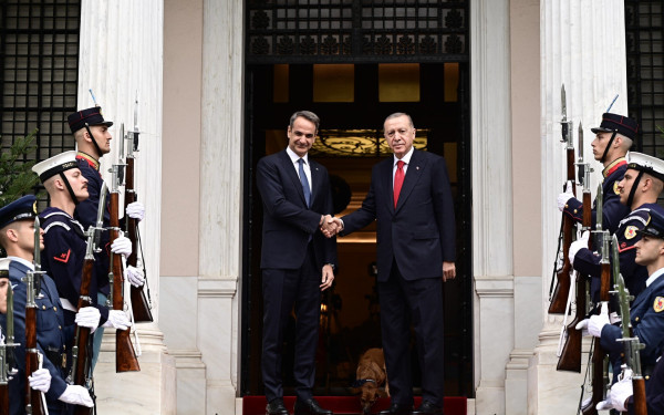 Πάνω από μία ώρα διήρκησε η συνάντηση Ερντογάν - Μητσοτάκη στο Μέγαρο Μαξίμου (βίντεο, φωτ.)