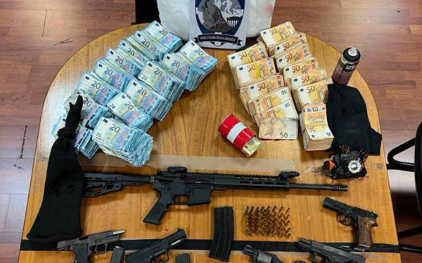 Συνελήφθησαν γνωστός τράπερ και άλλα δύο άτομα για ληστείες σε ATM - Ξέπλεναν τα χρήματα σε βίντεο κλιπ και τζόγο (φωτ.)