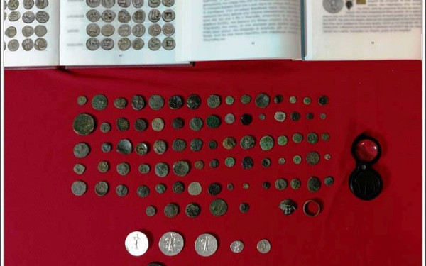 Θεσσαλονίκη: Έπιασαν στα πράσα αρχαιοκάπηλο στο αεροδρόμιο Μακεδονία - Θα έφευγε για Γερμανία (φωτ.)