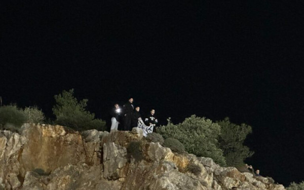 Από νταμάρια και μπαλκόνια παρακολουθούν οι φίλαθλοι: Αυτές είναι οι εικόνες από την ποδοσφαιρική Ελλάδα του 2023 (βίντεο)