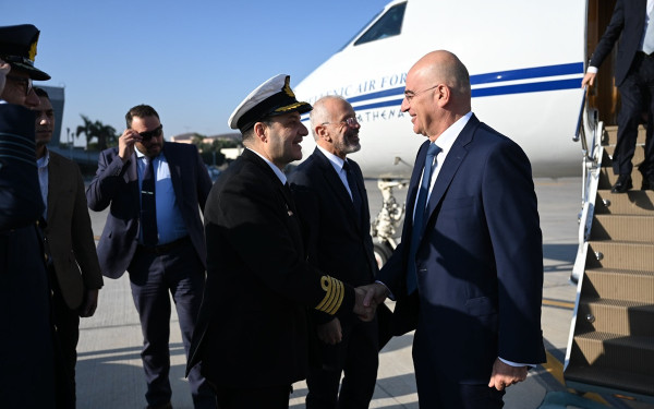 Στην Αίγυπτο ο Νίκος Δένδιας - Συναντήθηκε με τον Αλ Σίσι 