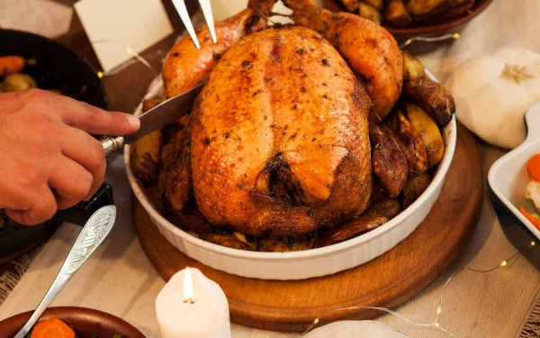 Αγγίζει τα 140 ευρώ το  γιορτινό τραπέζι των Χριστουγέννων  - ακριβότερο προϊόν το ελαιόλαδο