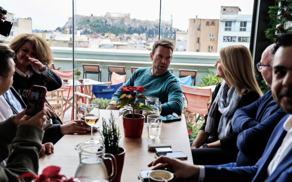 Στ. Κασσελάκης σε συνάντηση με δημοσιογράφους: «Πρέπει να γίνουμε καλύτερη χώρα»