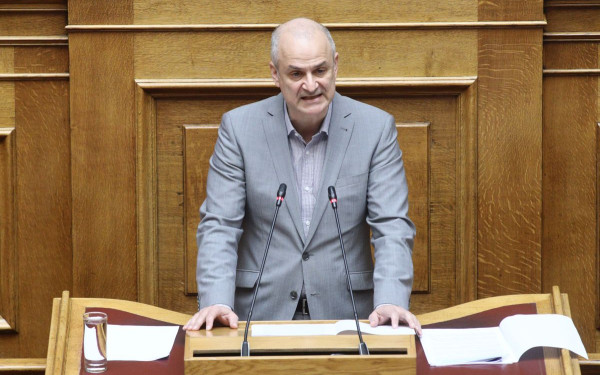 Πρόταση δυσπιστίας - Αλ. Καζαμίας: Με γλώσσα Αυριανισμού ο υπουργός Δικαιοσύνης