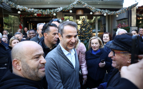 Μητσοτάκης από το Πέραμα: «Όλα αρχίζουν και τελειώνουν με την εργασία και τους καλούς μισθούς»