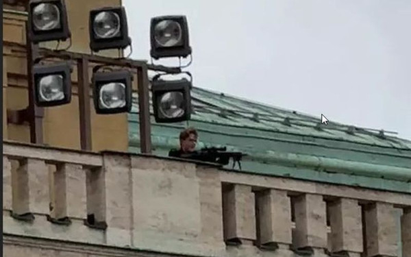 Πράγα: Ο μακελάρης δολοφόνησε τον πατέρα του πριν σκοτώσει άλλους 15 - Κηρύχθηκε εθνικό πένθος για το Σάββατο (βίντεο)