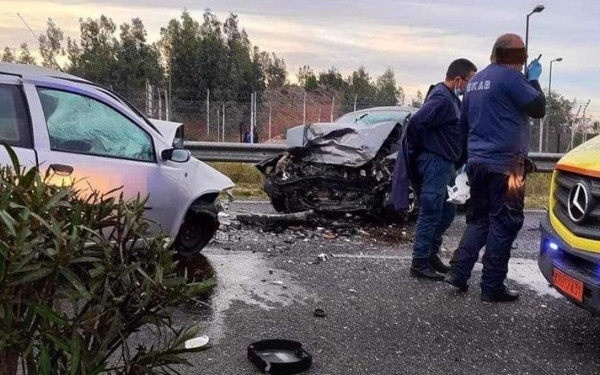 Αθήνα: Σοκαριστικό τροχαίο με δύο νεκρούς στα Σπάτα - Συγκρούστηκαν μετωπικά δύο ΙΧ (βίντεο)