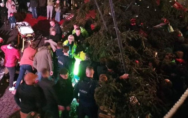 Βέλγιο: 63χρονη τραυματίστηκε θανάσιμα από Χριστουγεννιάτικο δέντρο - Το παρέσυραν ισχυροί άνεμοι (βίντεο)