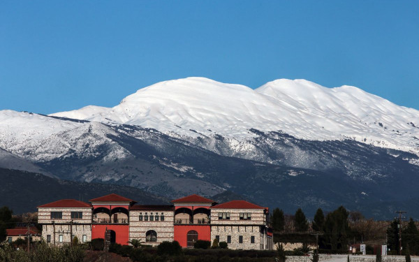 Μείωση άνω του 50% στις κρατήσεις σε Περτούλι, Μετέωρα και Καρπενήσι λόγω των αγροτικών μπλόκων