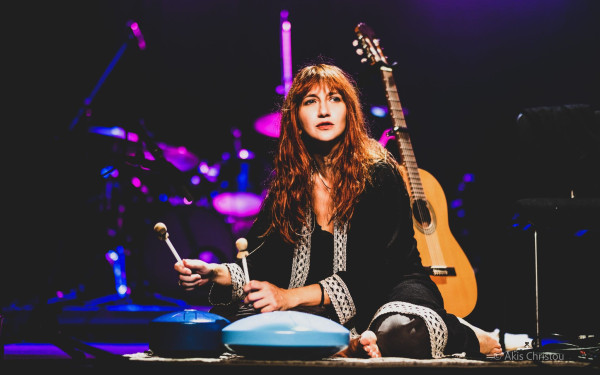 Θεσσαλονίκη: Η Μαρία Παπαγεωργίου τραγουδά Θάνο Μικρούτσικο