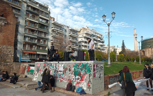Θεσσαλονίκη: Συγκέντρωση αντιεξουσιαστών για την υπόθεση της 12χρονης από τον Κολωνό (φωτ.)