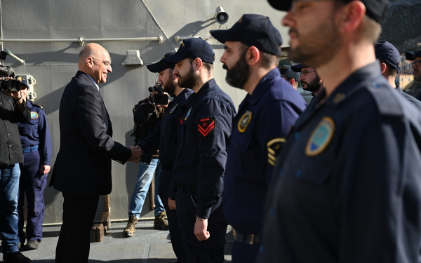 Ν. Δένδιας από Σύμη: Υπερηφάνεια για τα στελέχη των Ενόπλων Δυνάμεων που φυλάσσουν τα ακριτικά μας νησιά (βίντεο, φωτ.)