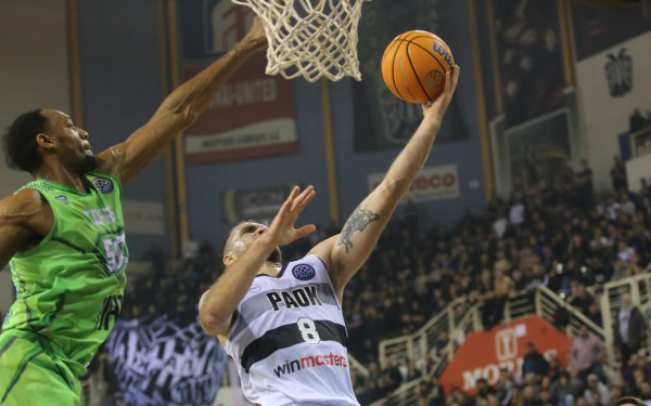 Μπάσκετ: Ο ΠΑΟΚ κατέρρευσε κόντρα στην Τόφας (βίντεο)