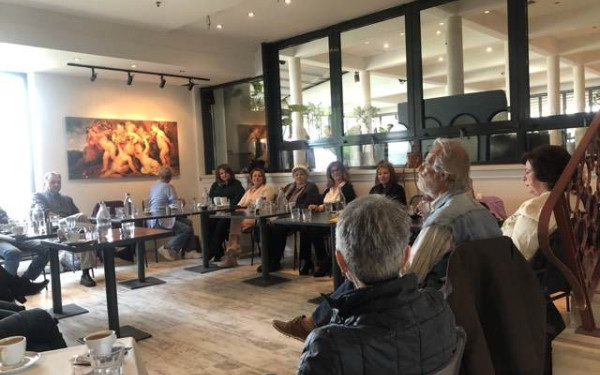 Θεσσαλονίκη: Με ρεαλισμό και αλληλεγγύη, οι εξηντάρηδες παίρνουν τη ζωή τους στα χέρια τους