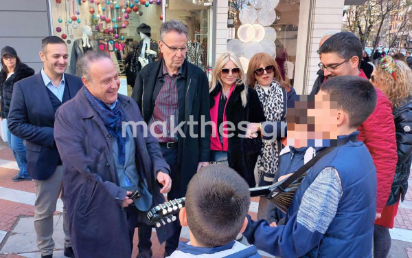Οι ευχές και η βόλτα του δημάρχου Θεσσαλονίκης (φωτ.)