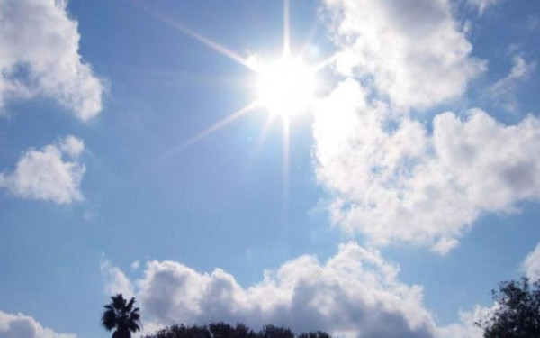 Kαιρός: Γενικά αίθριος με τοπικές βροχές στα δυτικά – Αναλυτική πρόγνωση για όλη την εβδομάδα