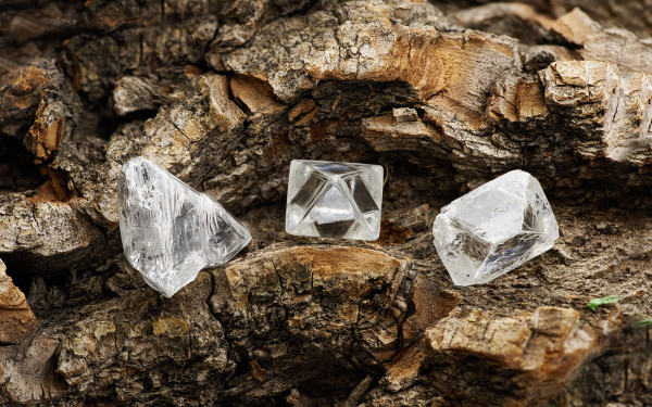 Ρωσία: Οι ευρωπαϊκές κυρώσεις επεκτάθηκαν και στη ρωσική εταιρεία παραγωγής διαμαντιών Alrosa