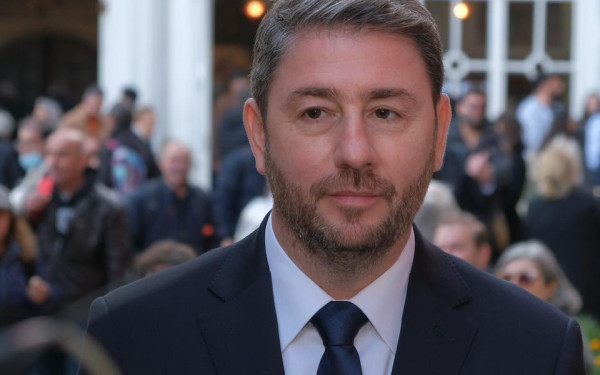 Ανδρουλάκης: Κάνει «άνοιγμα» σε στελέχη ΣΥΡΙΖΑ και Νέας Αριστεράς (βίντεο)