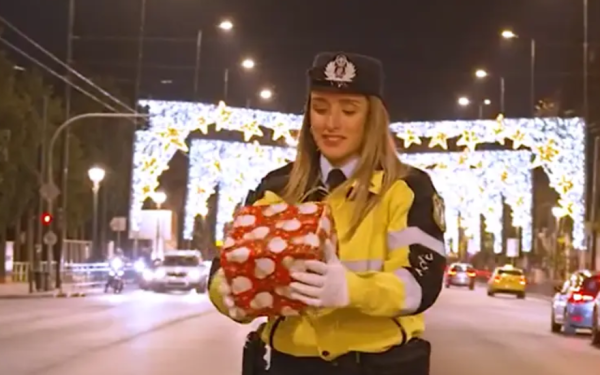 Το μήνυμα της ΕΛΑΣ για τη νέα χρονιά: "Με την σκέψη μας σε εκείνους που έφυγαν"