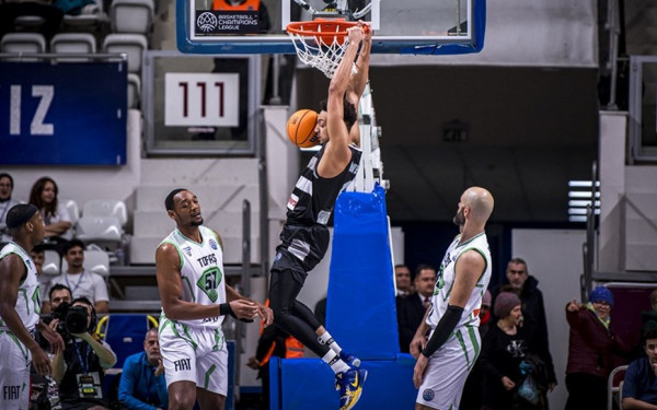 Μπάσκετ: Ο επτάψυχος ΠΑΟΚ άλωσε την Προύσα σε απίστευτο θρίλερ και επανέκτησε το πλεονέκτημα έδρας (βίντεο)