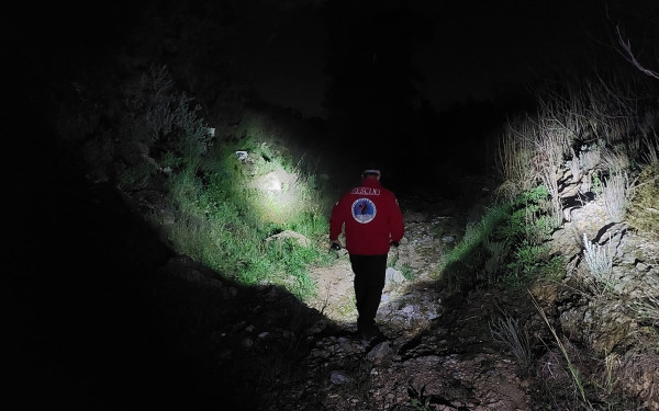 Βάλια Κάλντα: Επιχείρηση για τον απεγκλωβισμό εννέα τουριστών που εγκλωβίστηκαν λόγω κακοκαιρίας