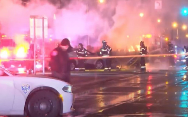 ΗΠΑ: Πέθανε ο 35χρονος που έριξε στο πλήθος το αυτοκίνητό του γεμάτο με μπιτόνια βενζίνης (βίντεο)