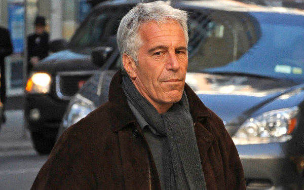 Σε δημοπρασία πωλήθηκαν έργα τέχνης και έπιπλα από την έπαυλη του Τζέφρι Έπστιν