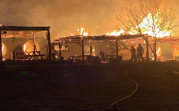 Ρουμανία: Τραγωδία με 5 νεκρούς και 3 αγνοούμενους μετά από φωτιά σε ξενώνα (βίντεο & φωτ.)