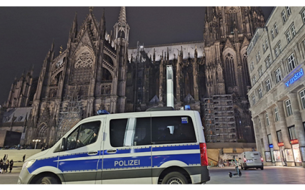 Γερμανία: Συλλήψεις τριών ισλαμιστών που ετοίμαζαν επίθεση στον καθεδρικό ναό της Κολωνίας