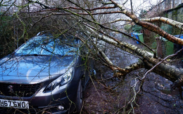 Αγγλία: Φρικτός θάνατος για 3 άνδρες - Ποτάμι παρέσυρε το αυτοκίνητό τους (βίντεο)