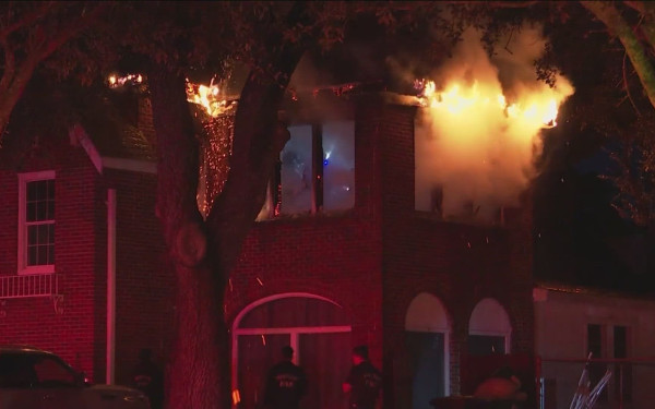 ΗΠΑ: Σπίτι παγκοσμίου φήμης τραγουδίστριας τυλίχτηκε στις φλόγες ανήμερα των Χριστουγέννων