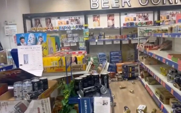 Ισχυρός σεισμός 7,4 Ρίχτερ στην Ιαπωνία: Προειδοποίηση για τσουνάμι - Σηκώθηκαν κύματα ενός μέτρου (βίντεο)