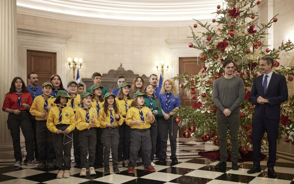 Τα έψαλαν σε πατέρα και γιο Μητσοτάκη στο Μαξίμου (φωτ.)