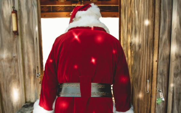 Κηφισιά: Διαρρήκτες ντύθηκαν Άι Βασίληδες, μπήκαν σε σπίτι και άρπαξαν χρηματοκιβώτιο