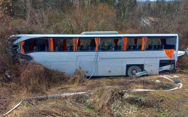Τροχαίο στη Βουλγαρία: Κόβει την ανάσα η μαρτυρία επιβάτιδας - «Εγώ πήδηξα από το λεωφορείο και χτύπησα στο πόδι και το πρόσωπο» (βίντεο)